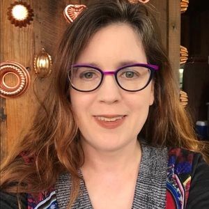 Meet your Posher, Elise